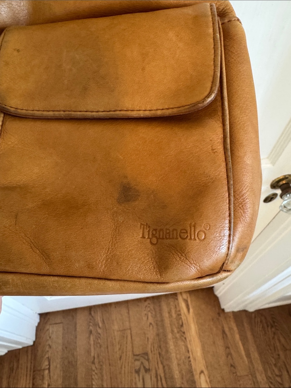Convertible leather sling/backpack bag! Great for travel! - Picture 4 of 10